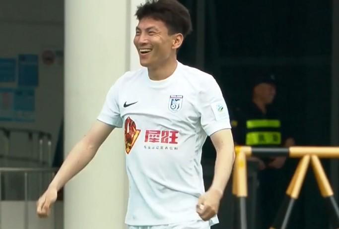 开云-闫鹏告别大连英博：离开英博是我职业生涯最艰难的一次转身