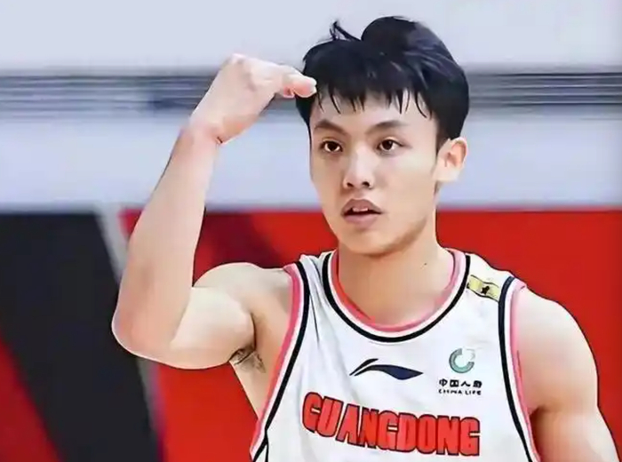 kaiyun-实话实说！徐杰对广东队的作用，已经超过了胡明轩|CBA|广东男篮|任骏飞|周琦|赵睿_新浪体育_新浪新闻